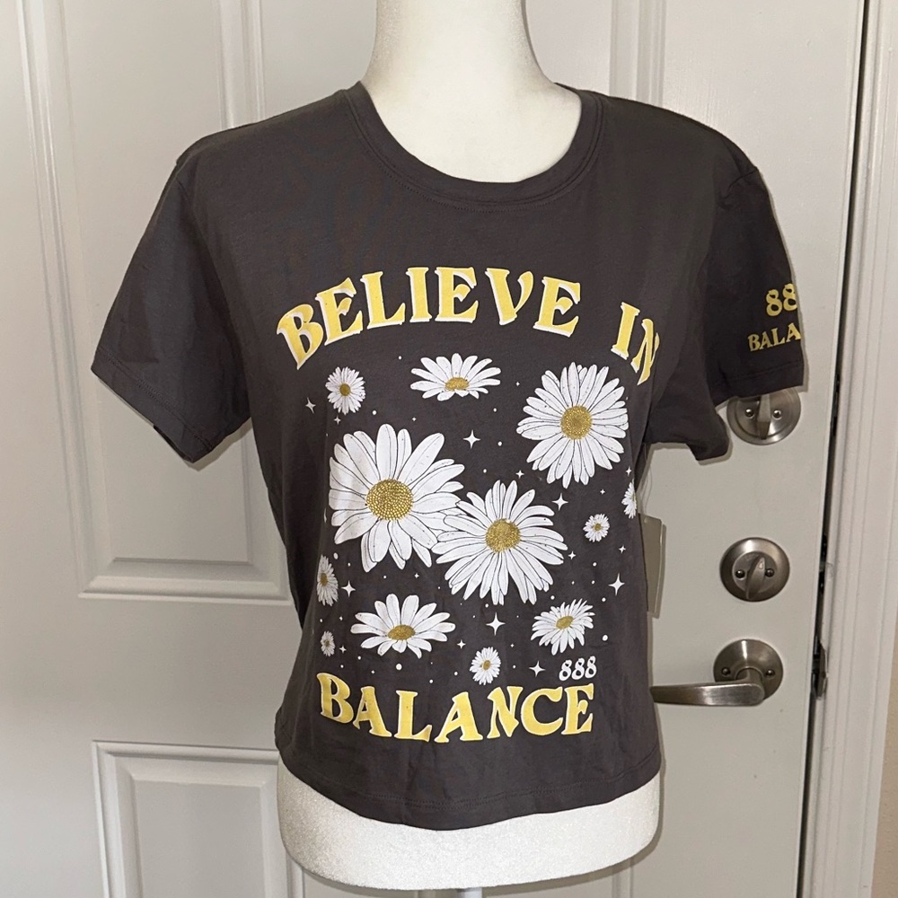 Believe in Balance 888 Grey T Shirt with Flowers size M